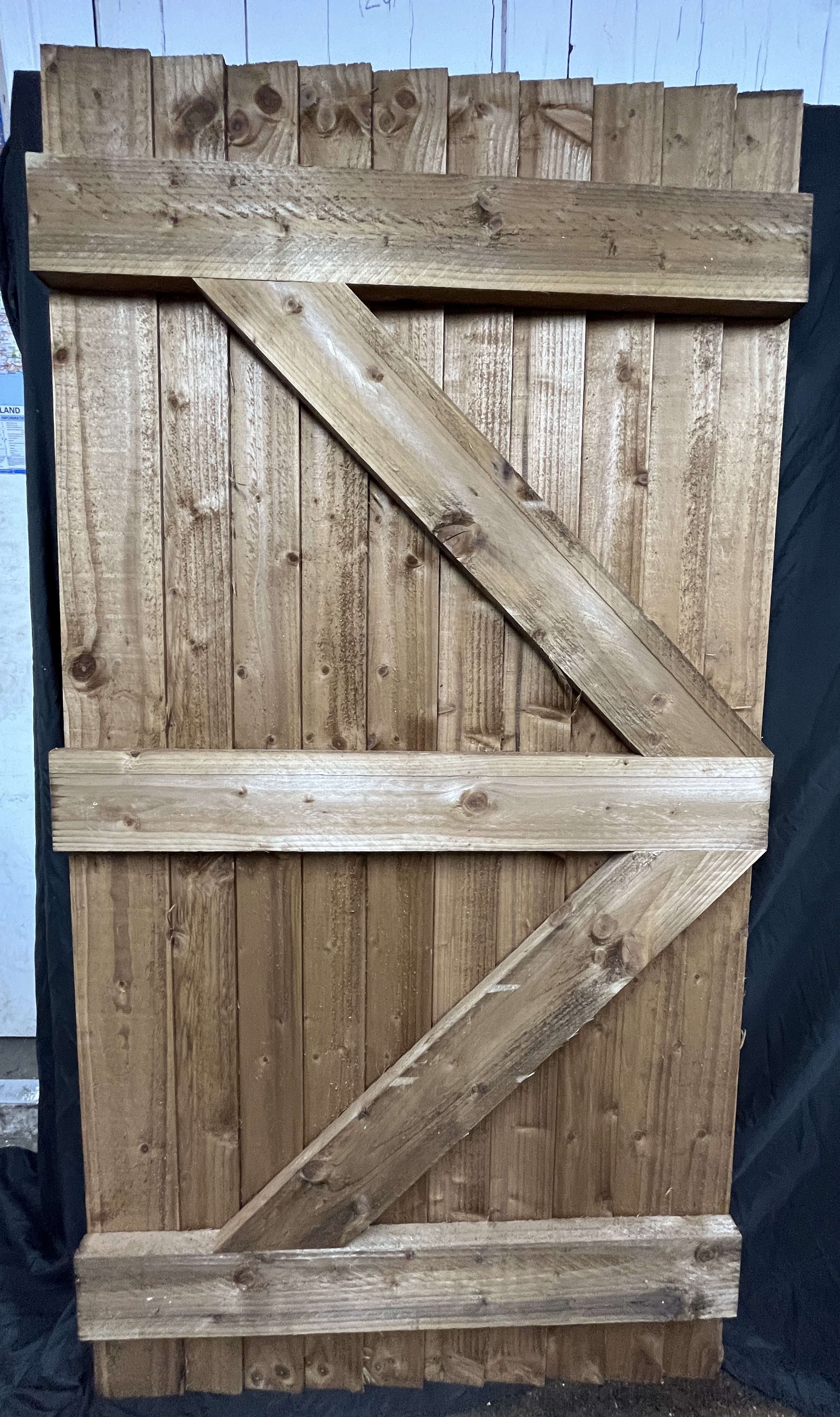 L+B Closeboard gate image