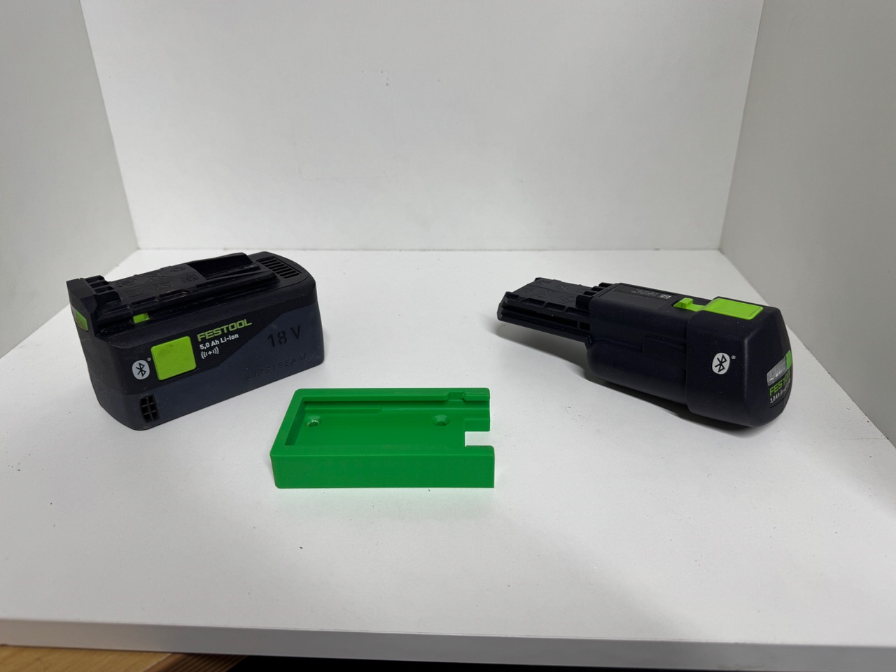 FESTOOL BATTERY HOLDER image
